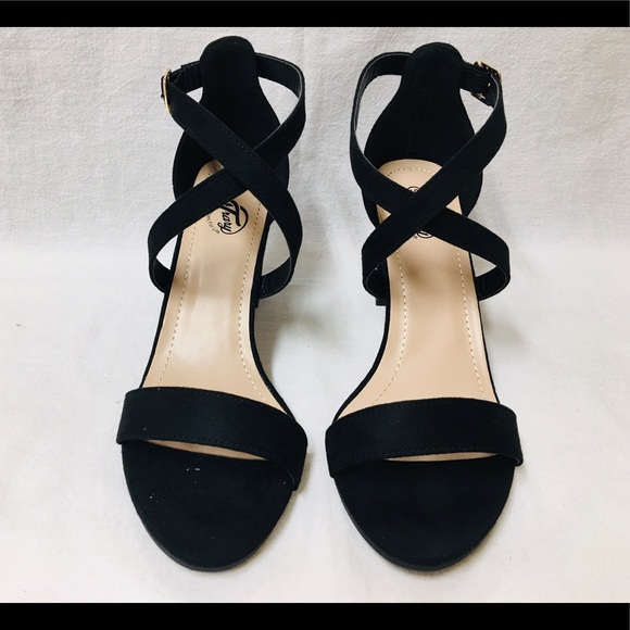 NWOT Women’s Trary Ankle Strap Black Suede Heels - Picture 2 of 4